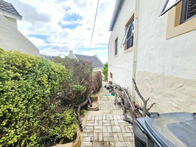 4 Bedroom Property for Sale in Vakansieplaas Western Cape